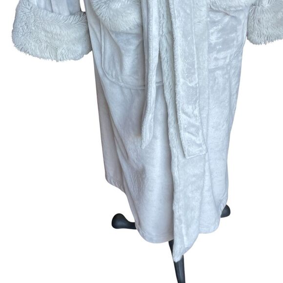 Pottery Barn Faux Fur Trim Robe With Pockets and Sash Belt Gray Size Large - Picture 4 of 13